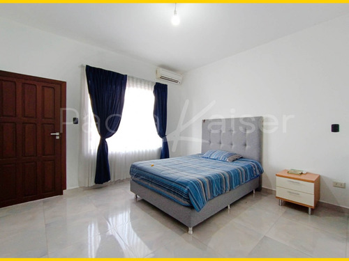 Imagen 9 de 25 de Casa En Venta, 8 Dormitorios Con Piscina, Zona Roca Y Coronado