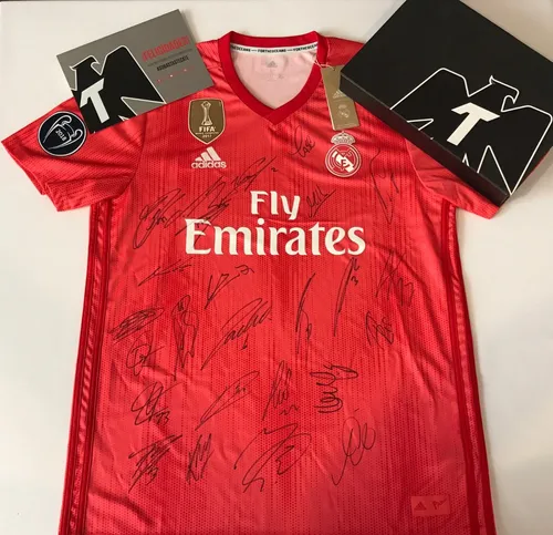 Uniforme real madrid rojo hotsell