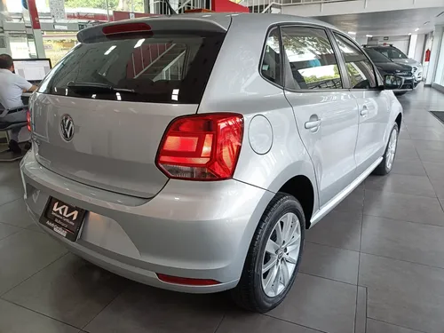 Volkswagen Polo 5p L4/1.6 Man