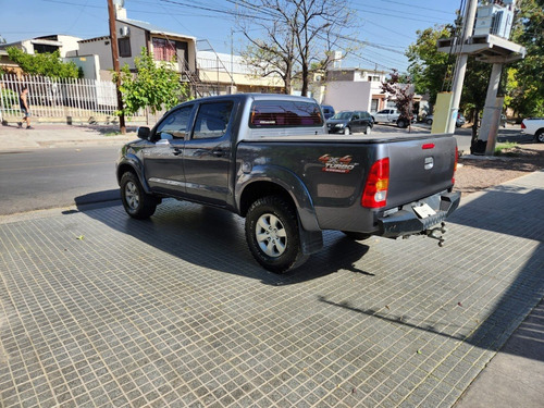 Imagen 10 de 17 de Toyota Hilux 3.0 C/d 4x4 Tdi Srv Cuero