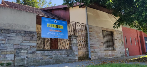 Imagen 2 de 12 de Casa Con Local, Venta En Bloque