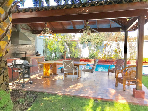 Casa Chilena En Manquehue Oriente