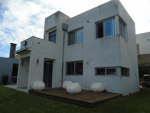 Imagen 7 de 24 de Casa En Venta En City Bell 472 E/ 136 Bis Y 137 Dacal Bienes Raices