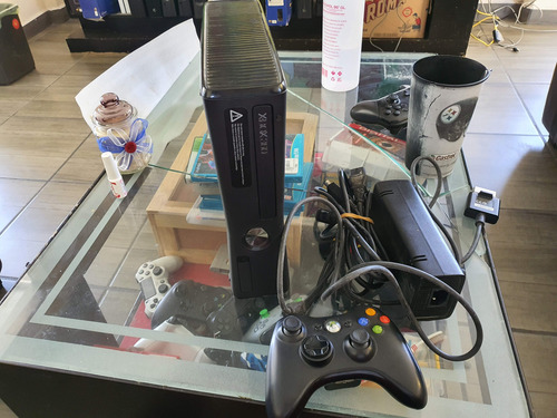 Xbox 360 Con Rgh3 250gbs Con Juegos Instalados Negro (Usado)