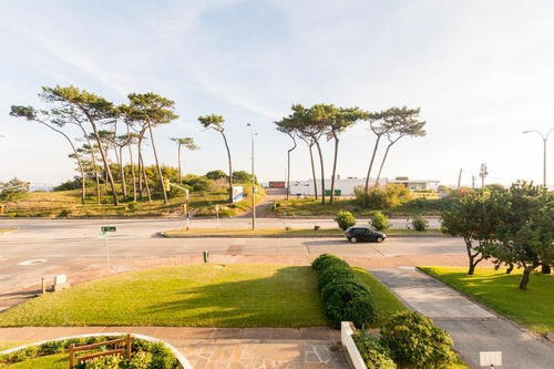 Venta Apartamento 1 Dormitorio Frente Al Mar Playa Mansa