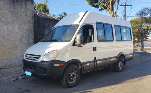 Imagem 3 de 13 de Iveco Daily 45s16 Minibus