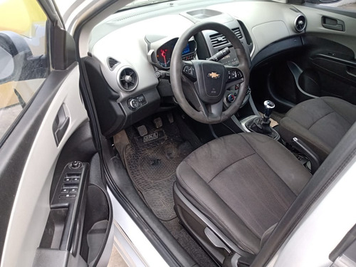 Imagen 10 de 11 de Chevrolet Sonic Lt 1.6 4p + Gnc