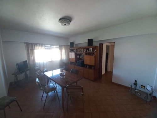 Colegiales Venta 4 Ambientes Apto Credito! Baño Y Toilette. Piso Alto Vista Panoramica. Alvarez Thomas Y Avda Forest Con Estrategica Ubicacion Cerca De Chacarita, Belgrano Y Vill