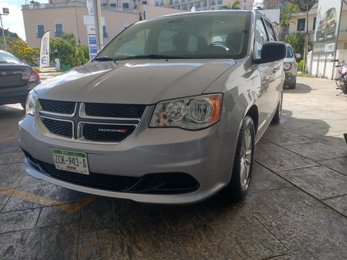 Imagen 2 de 12 de Dodge Caravan Sxt. 7 Pas 2019