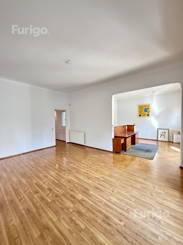 Venta. Departamento Planta Alta De 3 Dormitorios Con Terraza