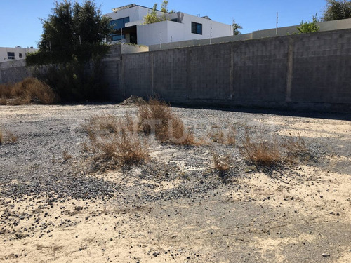 Terreno En Venta En Residencial San José Al Norte De Saltillo.