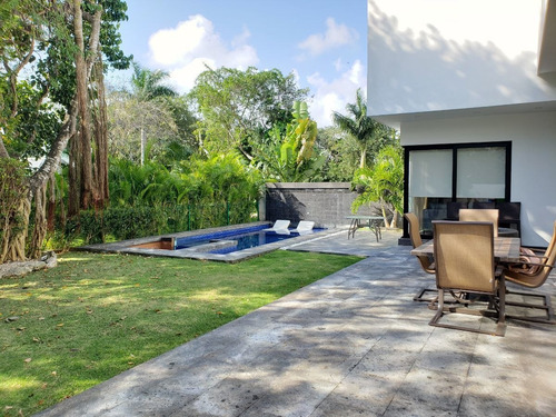 Imagen 11 de 21 de Casa Con Diseño Unico En Lagos Del Sol Cancun
