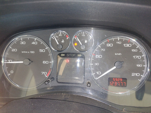 Peugeot 307 Xs 1.6 5p. Modelo: 2010´