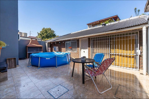 Imagen 12 de 21 de Venta Casa Para Dos Familias De 5 Ambientes Con Patio Con Parrilla Y Quincho Wilde (30145)