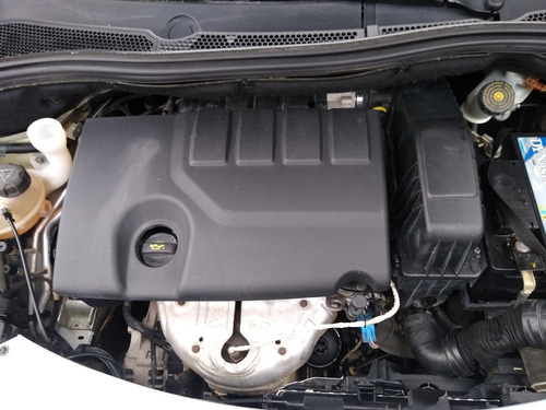 Imagen 9 de 15 de Peugeot 208 2013 1.6 Feline Pack Cuir