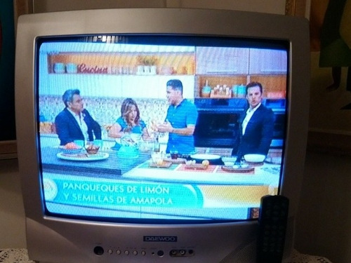 Imagen 1 de 7 de Tv. Daewoo Usado De 20 Pulgadas Con Control