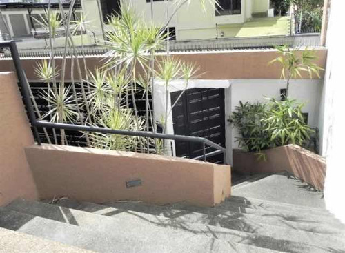 En Venta Hermosa Quinta En El Marqués Norte. Costruccion De Primera!!! Anexo Para Huéspedes. Terraza Con Vista Al Ávila. (alianza)