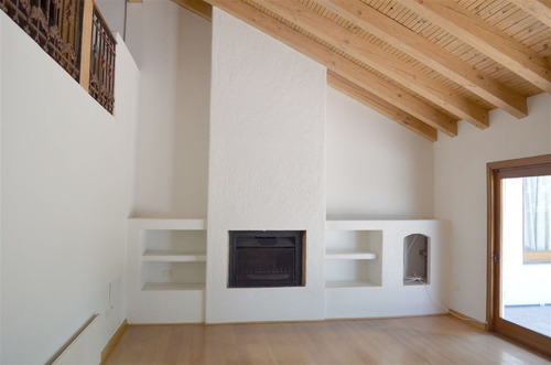 Casa En Venta Lo Barnechea De 5 Dorm. En Lo Barnechea