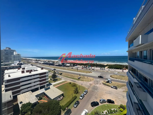 Piso Alto Frente Al Mar Con Parrilla Propia.