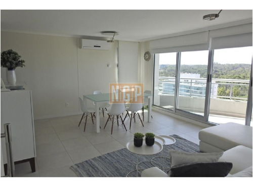 Imagen 7 de 30 de En Exclusividad Departamento De Metraje De 2 Dormitorios Transformado En Loft Roosevelt, Punta Del Este Piso Alto Con Vista Al Mar!
