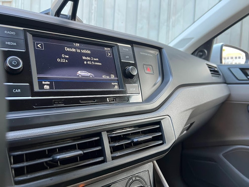 Imagen 4 de 25 de Volkswagen Polo Trendline 2018 / 50000 Km / Unico Dueño