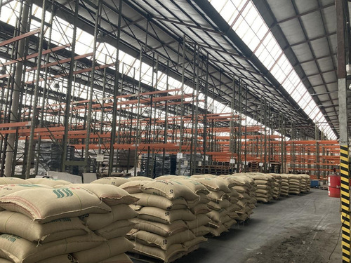 Imagen 1 de 11 de Depósito Y Oficinas Con Racks / Panamericana