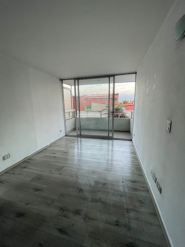 Arriendo Departamento San Miguel Con Lindo Balcon