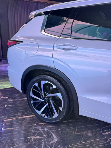 Mitsubishi Outlander 2.5 Gls At Full 7 Plazas