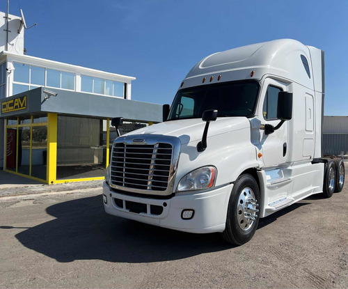 Imagen 2 de 13 de Tractocamion Freightliner Cascadia 2016