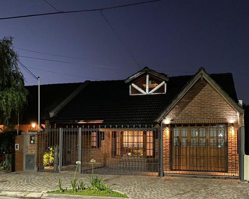 Imagen 1 de 21 de Venta De Chalet En Ituzaingo Norte