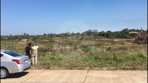 Terreno Comercial En Venta En Fraccionamiento Las Olas