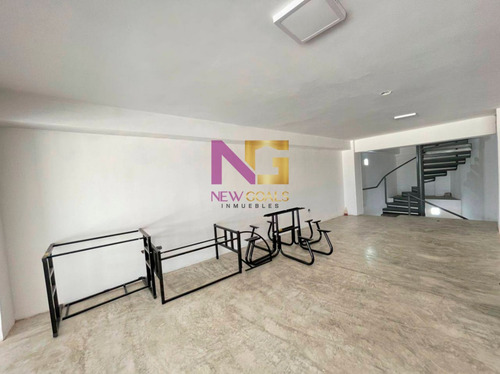 Local Comercial Ubicado En La Av. Llano Adentro