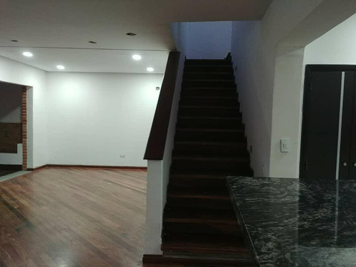 Imagen 5 de 17 de En Venta Townhouse Valles De Camoruco Res. Villa Corozal 0412-4860923.