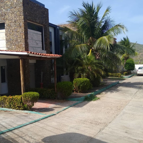 Imagen 1 de 9 de Townhouse En Venta,isla De Margarita Vzla +58 04168954884