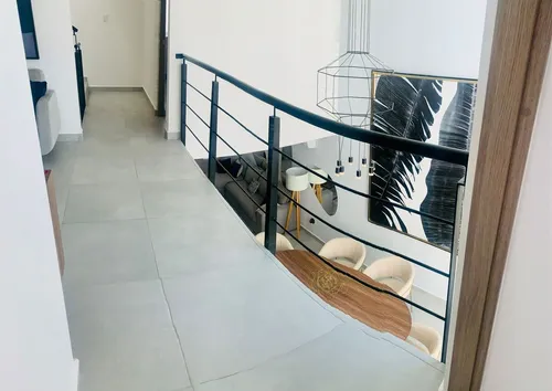 Estrena Casa Entre El Refugio Y Zibata, 3 Recámaras, 3.5 Baños, 2 Autos, Alberca