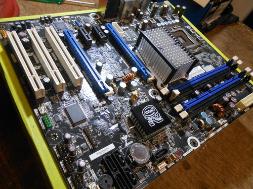 Motherboard Intel Extreme Dp45sg S775 - No Funciona Marrón (Usado)