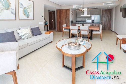 Cad La Isla Emerald L7. Con Las Mejores Amenidades. Terraza Con Vista Parcial Al Mar