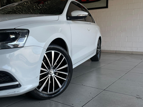 Volkswagen Jetta 2.0 Comfortline Flex Aut 4p