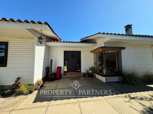 Casa Para Arriendo Cercana A Colegios El Roble Y S...