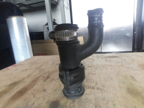 Manguera De Vacio De Volkswagen Jetta A4 05b133284p Ml1