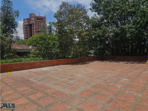 Amplios Espacios Y Excelente Ubicacion(mls#255253)