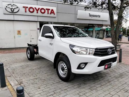 Toyota Hilux 2.7 Gasolina 4x2 Chasis Como Nueva
