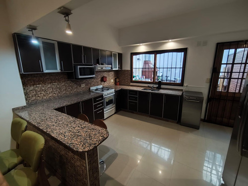 Venta/ph/4 Ambientes/aptocredito/cochera/patio/parrilla/permuta/liniers