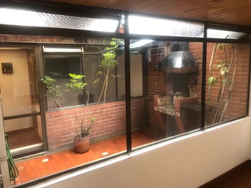 Apartamento En Primer Piso, Tranquilo, 2 Habitaciones, Estudio, Bbq Excelentes Vías De Acceso