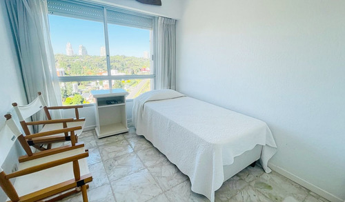Imagen 18 de 23 de Apartamento En Venta De 3 Dormitorios En Playa Mansa (ref: Lij-5758)