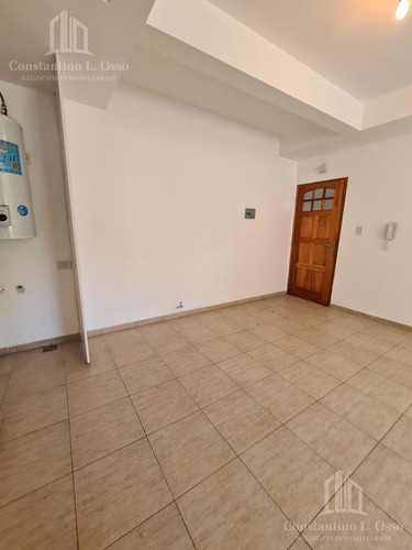 Imagen 12 de 17 de 2 Ambientes En Pb Con Patio Y Cochera - Lomas De Zamora