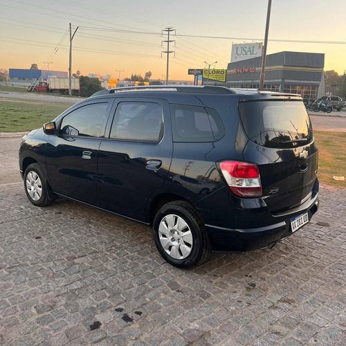 Imagen 5 de 16 de Chevrolet Spin 1.8 Lt 5as 105cv