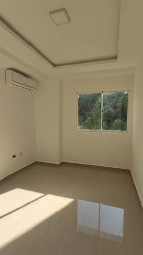 Se Alquila Apartamento A Estrenar En La Urb. Las Chimeneas, Res Montecarlo.jgcs