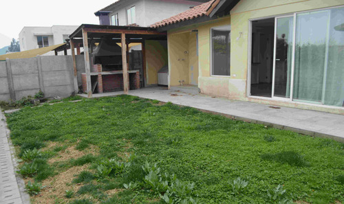 Casa 3d2b Con Patio Y Quincho En Chicureo