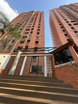 Comprar Elena Hidalgo Vende Apartamento En Res. Sanamaica, Ascensores Operativos. Urb. Los Mangos Zona Privilegiada Con Todos Los Servicios Urbanos A Tu Disposición. Valencia Carabobo (solo Clientes).